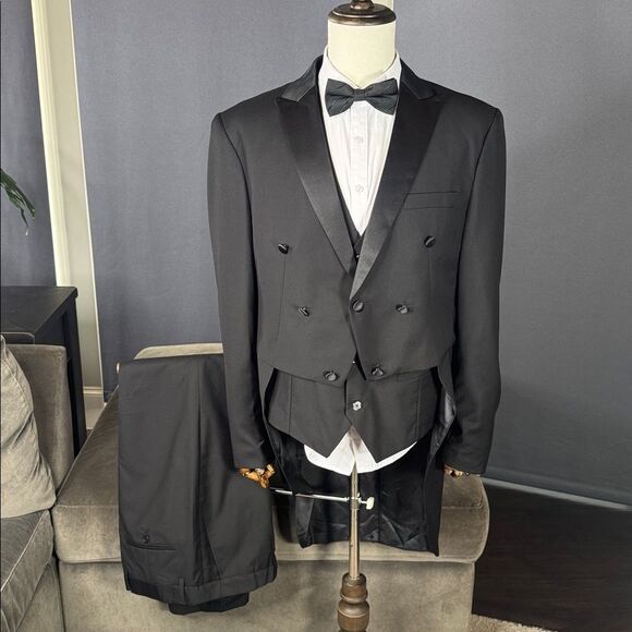 Men’s Black Formal 3 Piece Slim Fit Suit Coat & Tails Peak Lapel Size 42 NWT